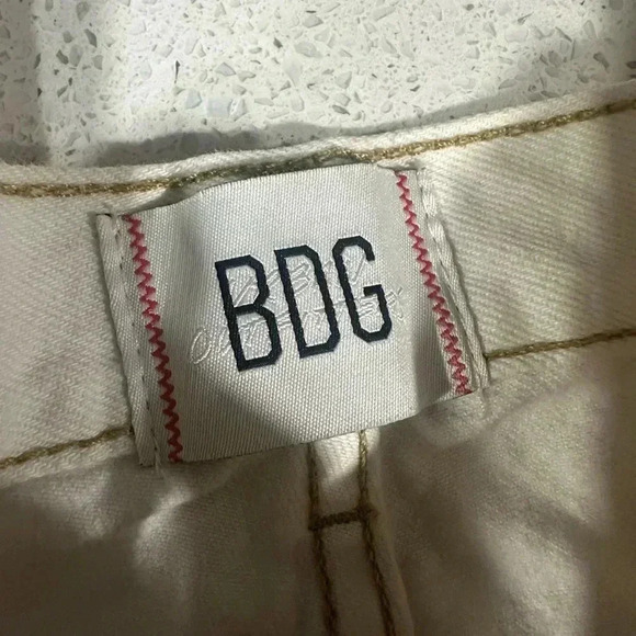 Urban Outfitters Cream BDG High-Waisted Cowboy Jean Size 26 EUC - Picture 5 of 10